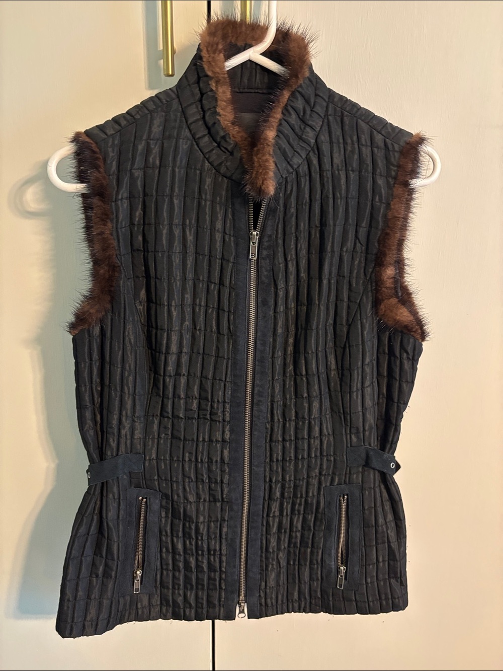 Quilted Fur Trim Sleeveless Vest - Black/Brown